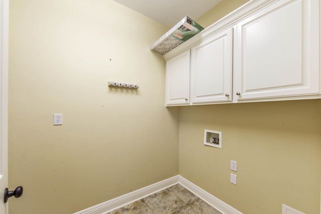255 Lake Decade Ct, Houma, LA 70360