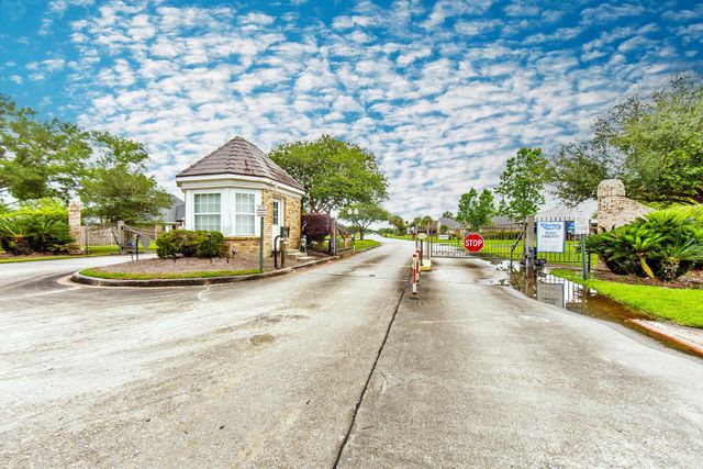 255 Lake Decade Ct, Houma, LA 70360