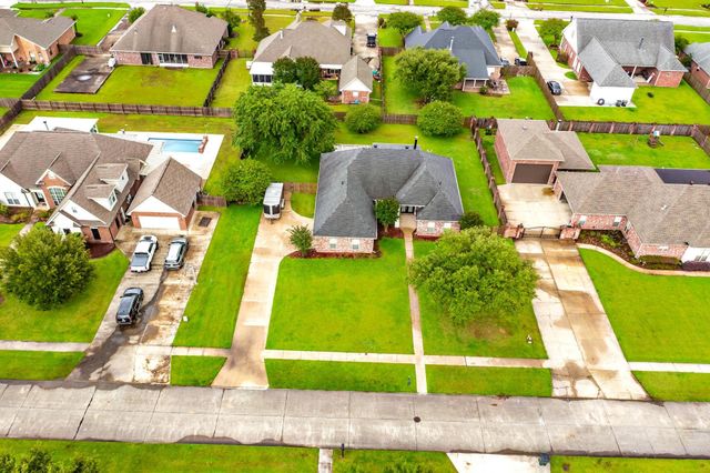 255 Lake Decade Ct, Houma, LA 70360