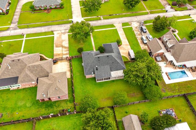 255 Lake Decade Ct, Houma, LA 70360