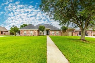 255 Lake Decade Ct, Houma, LA 70360