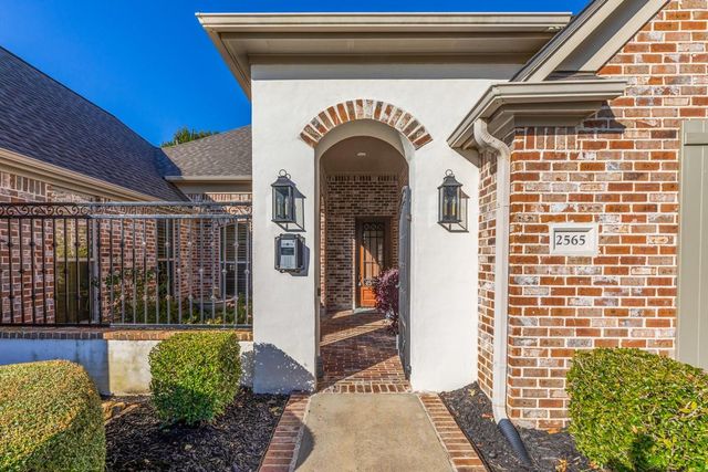 2565 Amberwood Drive, Beaumont, TX 77713