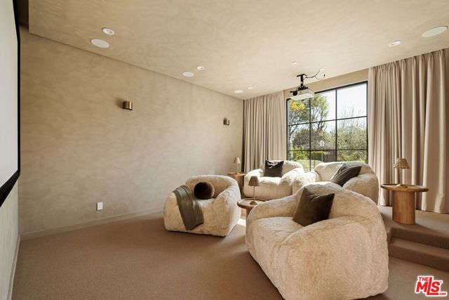 11621 Hesby Street, Valley Village, CA 91601