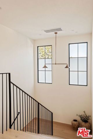 11621 Hesby Street, Valley Village, CA 91601