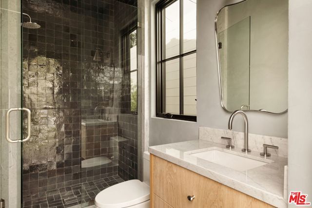 11621 Hesby Street, Valley Village, CA 91601