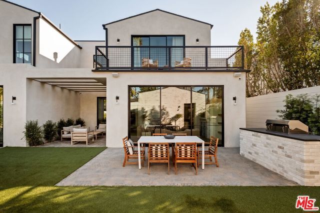 11621 Hesby Street, Valley Village, CA 91601