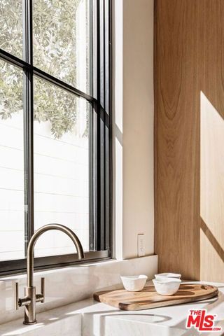 11621 Hesby Street, Valley Village, CA 91601