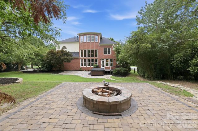 7818 Stonehaven Drive, Waxhaw, NC 28173