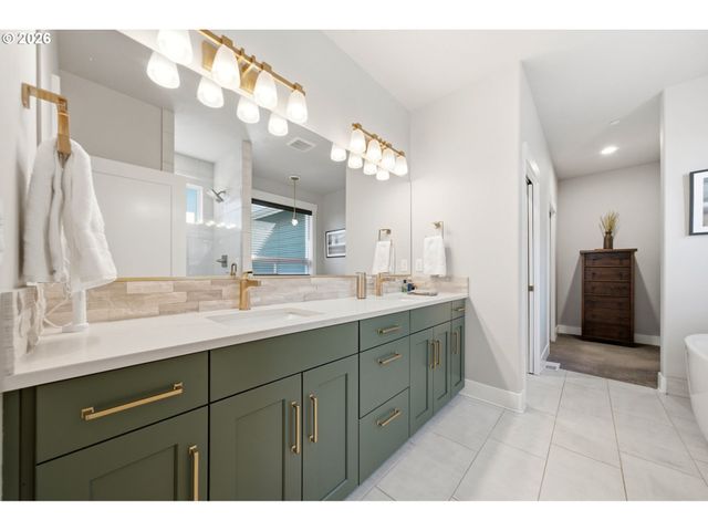1411 Nw REDWOOD Ln, Camas, WA 98607