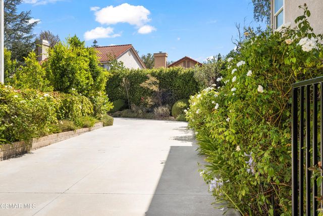 5043 Evanwood Avenue, Oak Park, CA 91377