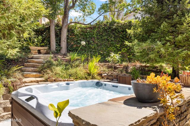 5043 Evanwood Avenue, Oak Park, CA 91377