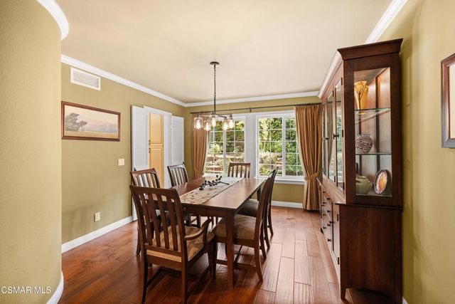 5043 Evanwood Avenue, Oak Park, CA 91377