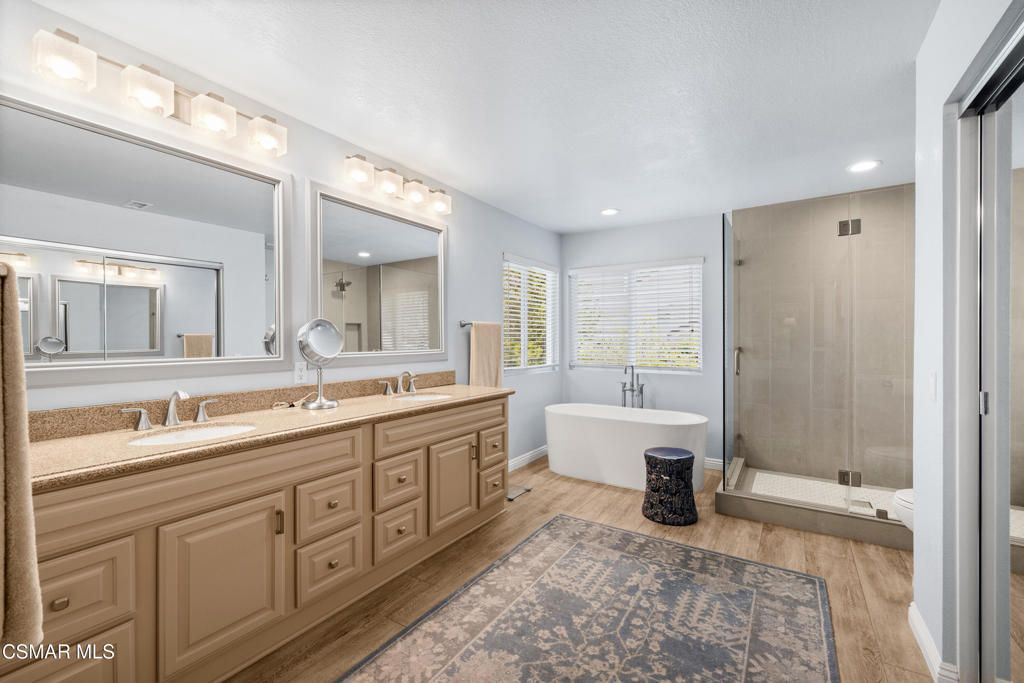 Image 20 of property listing at 5043 Evanwood Avenue, Oak Park, CA 91377