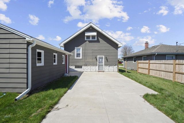 7607 39th STREET, Kenosha, WI 53142