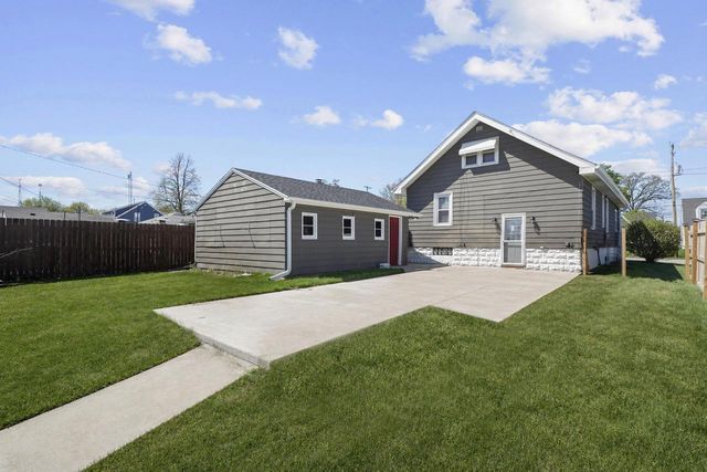 7607 39th STREET, Kenosha, WI 53142
