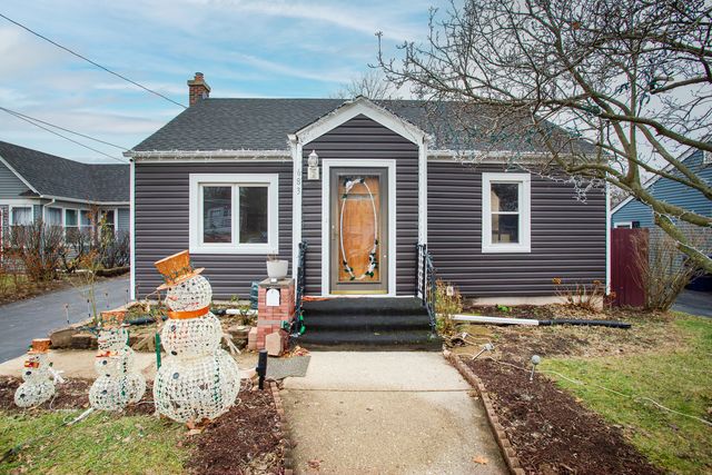 683 Columbia Avenue, Elgin, IL 60120