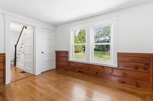 34 Woodland Rd, Wakefield, MA 01880