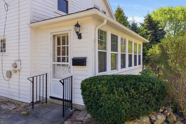 34 Woodland Rd, Wakefield, MA 01880