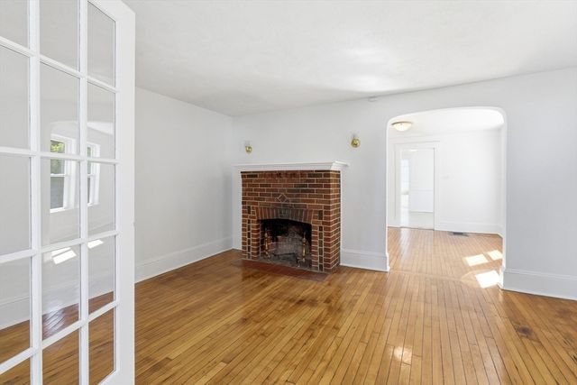 34 Woodland Rd, Wakefield, MA 01880