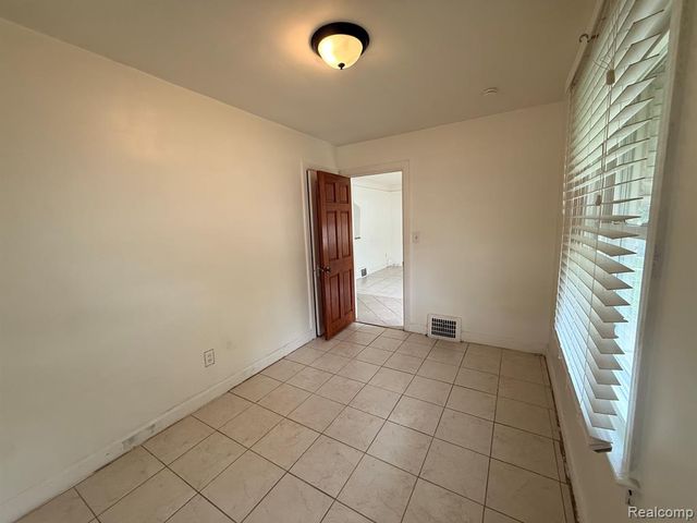 6005 Kendal Street, Dearborn, MI 48126