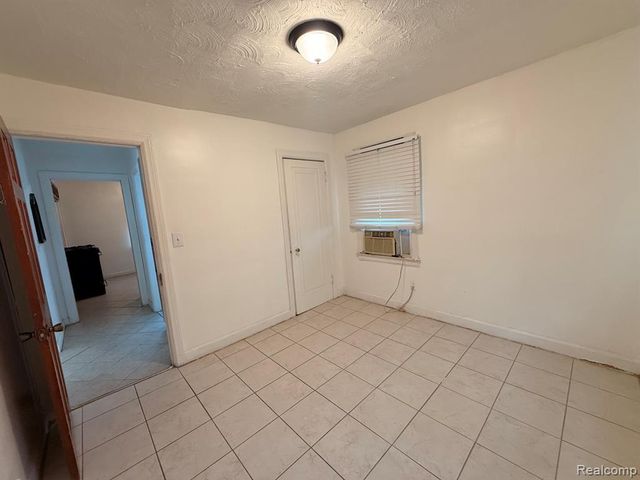6005 Kendal Street, Dearborn, MI 48126