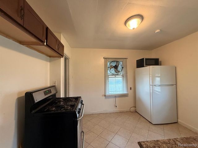 6005 Kendal Street, Dearborn, MI 48126