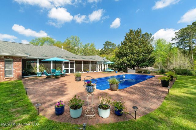 48 Greenleaf Drive, Hattiesburg, MS 39402