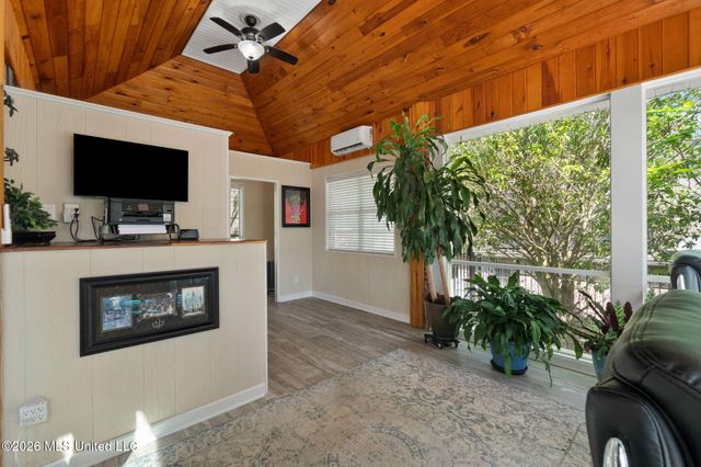 48 Greenleaf Drive, Hattiesburg, MS 39402