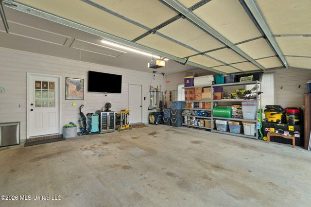 48 Greenleaf Drive, Hattiesburg, MS 39402