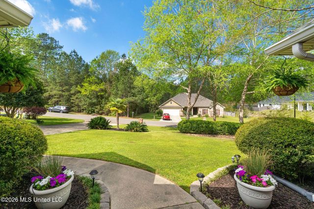 48 Greenleaf Drive, Hattiesburg, MS 39402