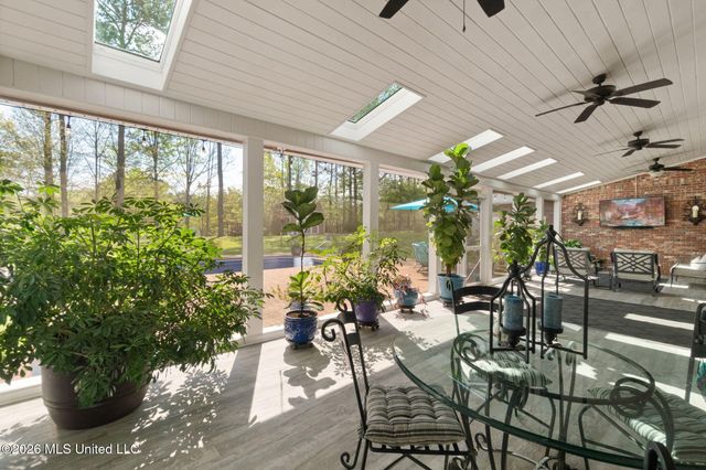 48 Greenleaf Drive, Hattiesburg, MS 39402