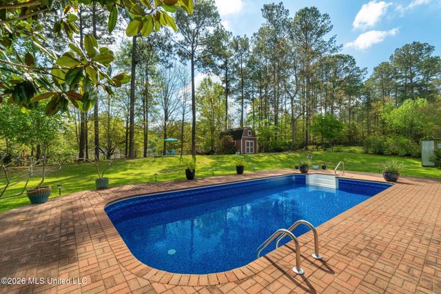 48 Greenleaf Drive, Hattiesburg, MS 39402