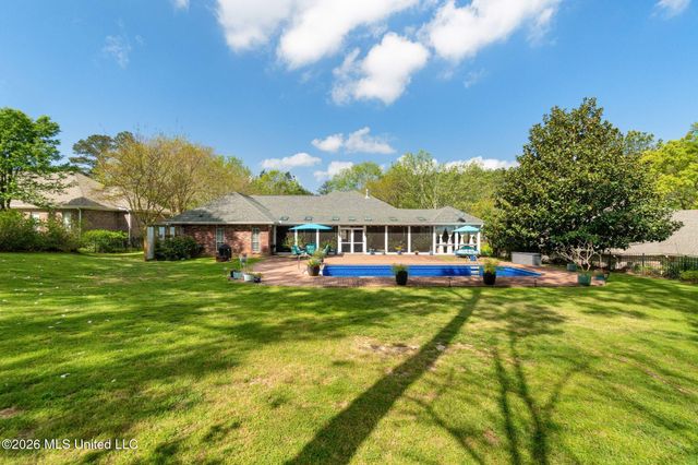 48 Greenleaf Drive, Hattiesburg, MS 39402