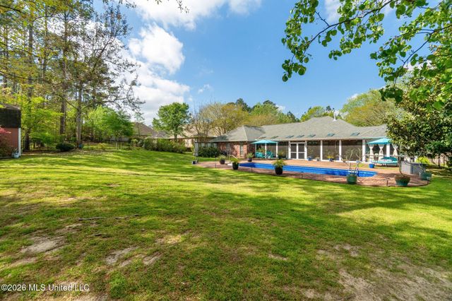 48 Greenleaf Drive, Hattiesburg, MS 39402