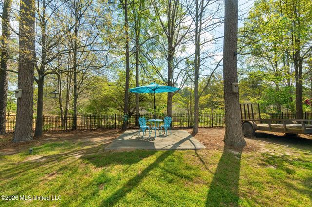 48 Greenleaf Drive, Hattiesburg, MS 39402