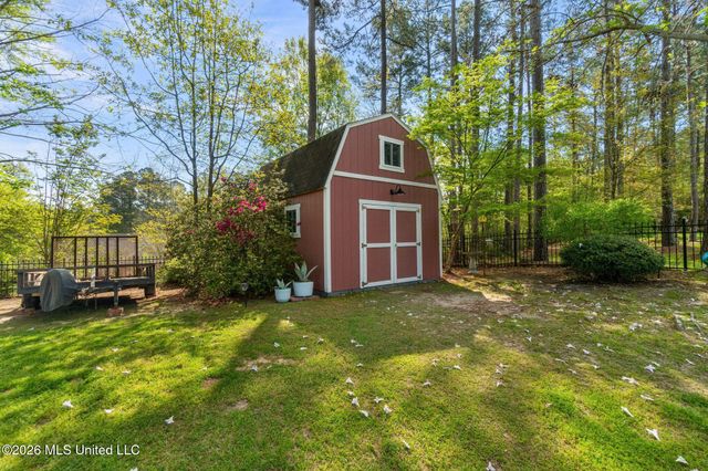 48 Greenleaf Drive, Hattiesburg, MS 39402