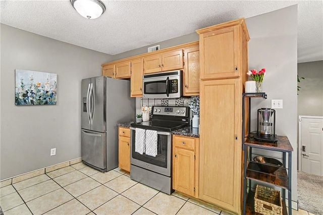 16415 E 4th Street N, Independence, MO 64056