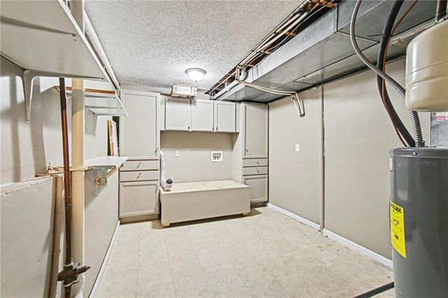 16415 E 4th Street N, Independence, MO 64056