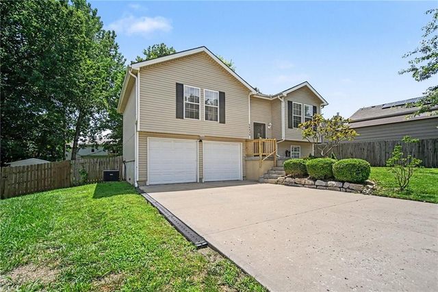 16415 E 4th Street N, Independence, MO 64056
