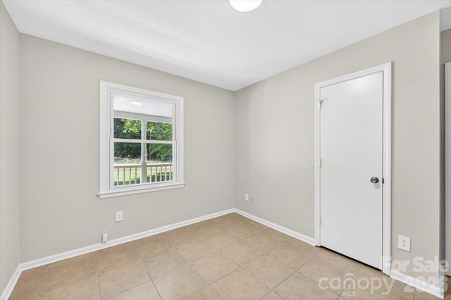 900 E John Street, Matthews, NC 28105