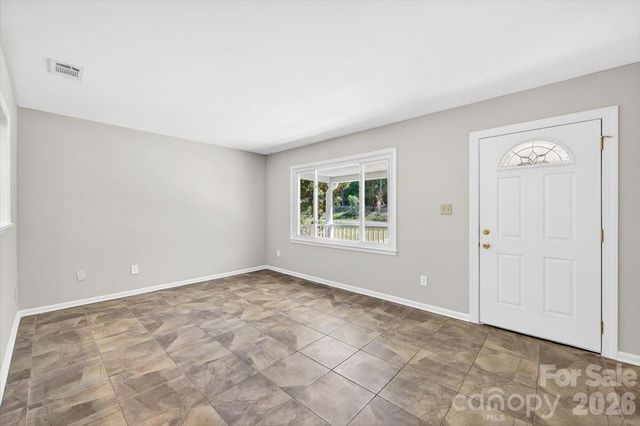 900 E John Street, Matthews, NC 28105