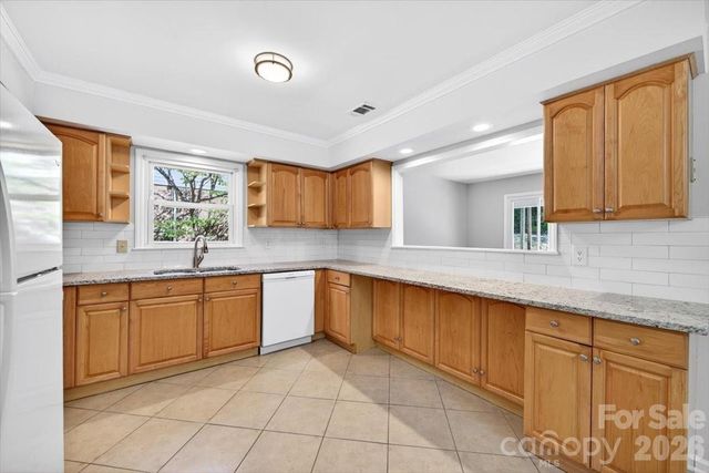 900 E John Street, Matthews, NC 28105