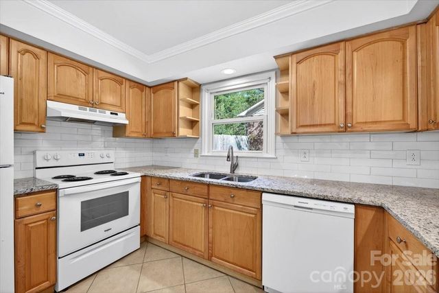 900 E John Street, Matthews, NC 28105