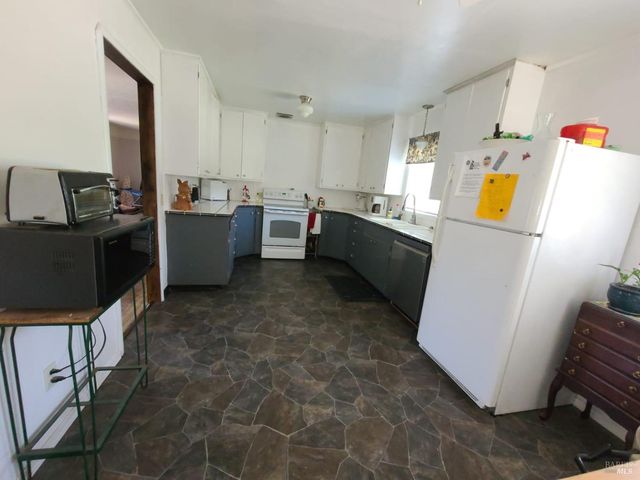 76275 Perry St, Covelo, CA 95428