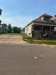 2409 Cody Street, Hamtramck, MI 48212