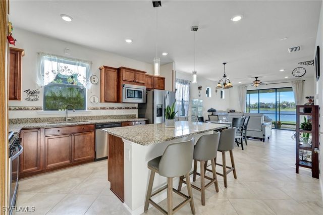 2171 YELLOWFIN CIR, Naples, FL 34114