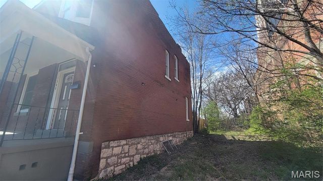1389 Hamilton Avenue, St Louis, MO 63112