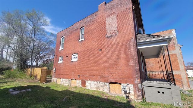 1389 Hamilton Avenue, St Louis, MO 63112