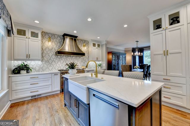 2642 Dunmoore Drive, Snellville, GA 30078