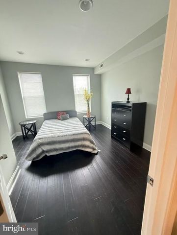 1046 W LOMBARD ST, Baltimore, MD 21223
